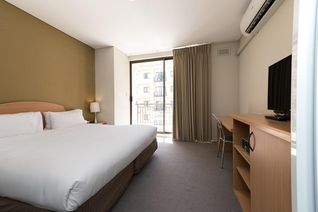 Superior One-Bedroom Apartment,703057693:JPEG